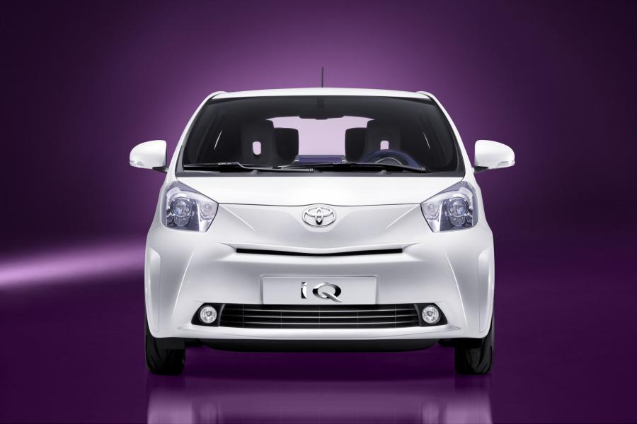  Toyota iQ 2008 года  (фото 14 из 225)